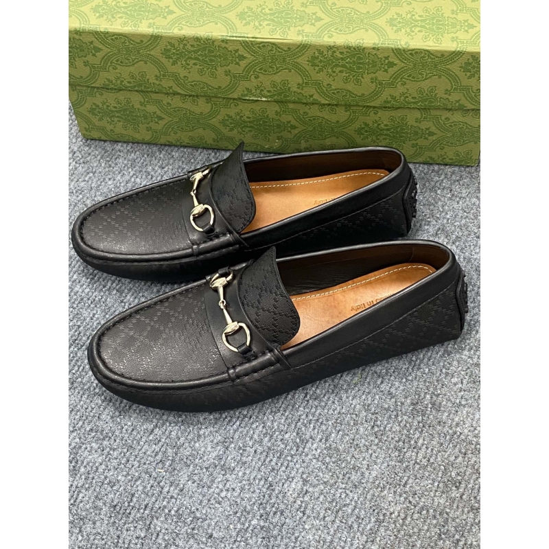G*u*i leather shoes